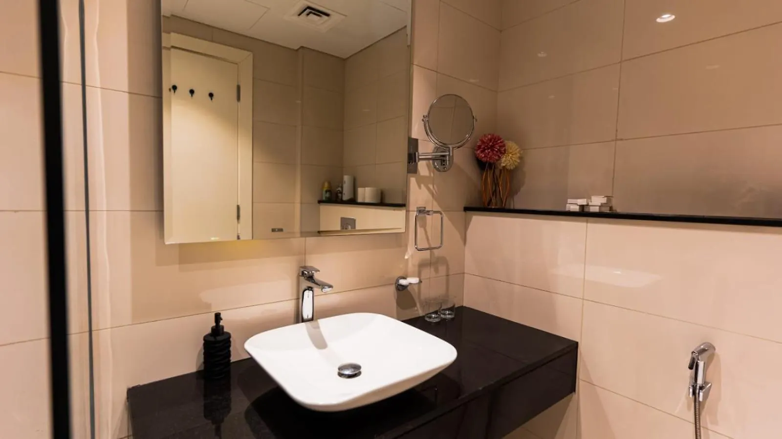 דובאי Madinat Jumeirah Hostels And Rooms בית כפרי